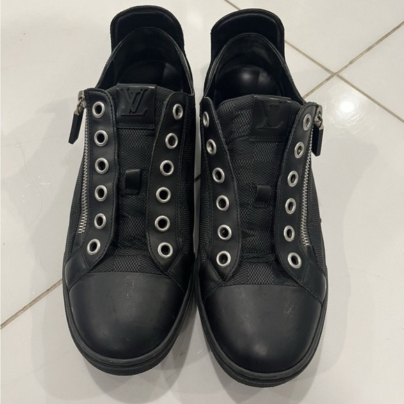 Louis Vuitton Damier Graphite Men’s Black Leather Sneakers - Picture 1 of 6